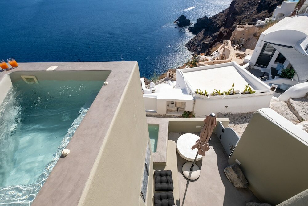 Фото SantorOia Luxury Suites