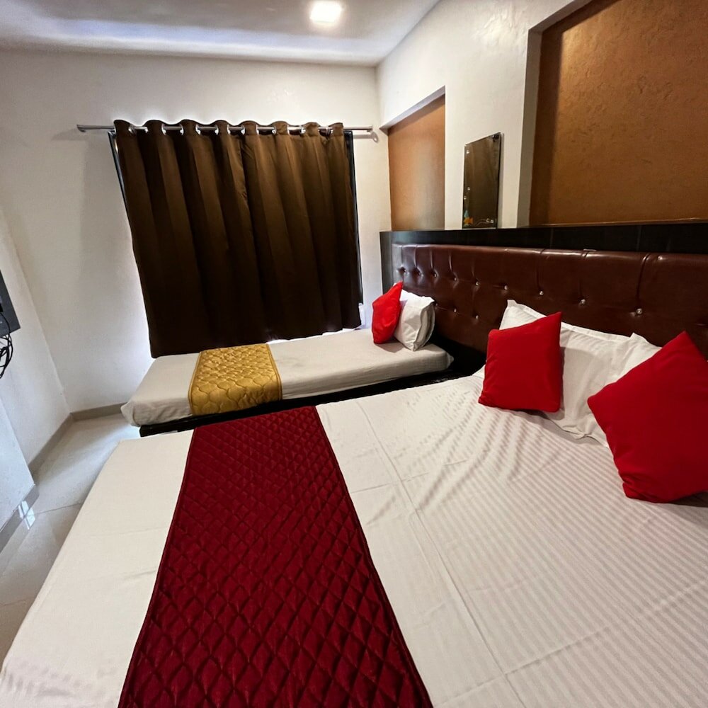 Фото Hotel Borivali Executive