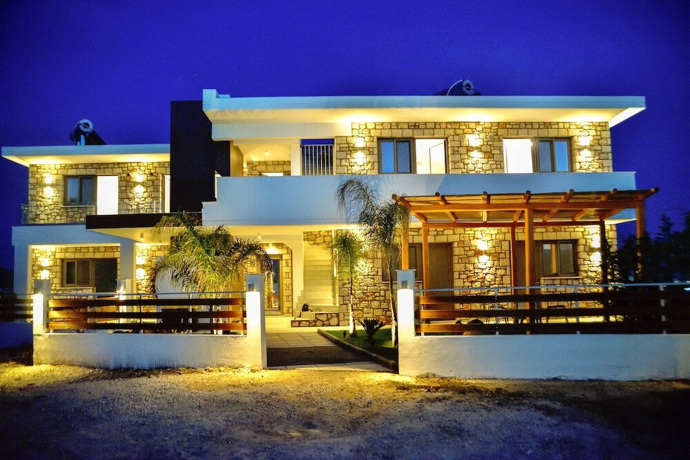 Фото Kouros Stone Suites