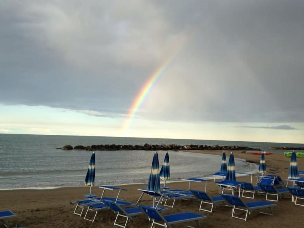 Фото Hotel Villa Rosa