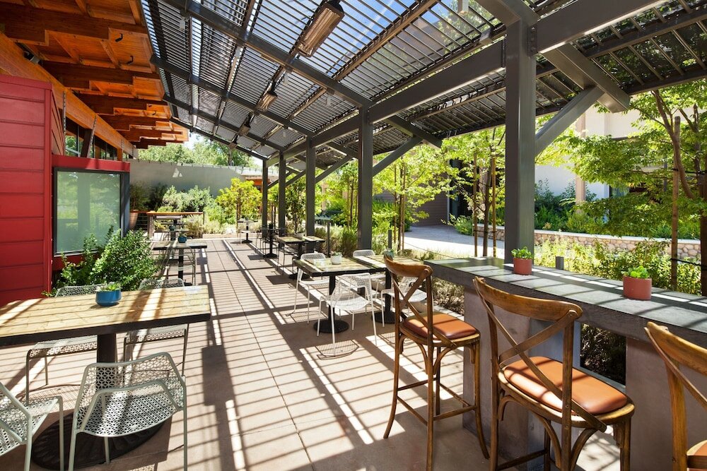 Фото Sheraton Redding Hotel at the Sundial Bridge