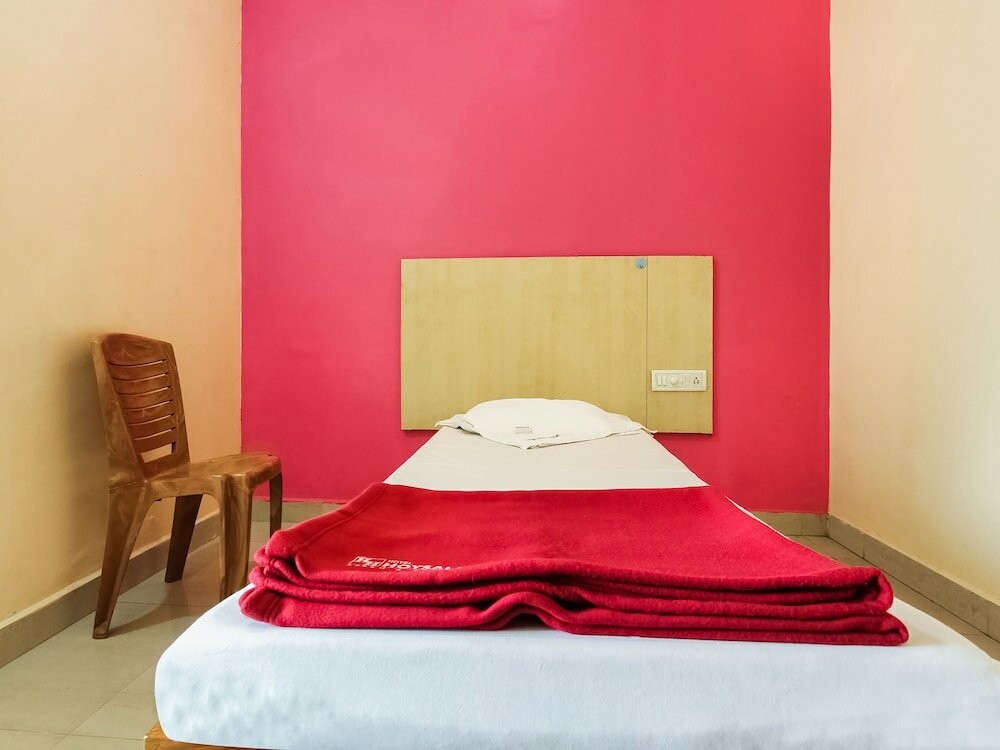 Фото Spot On 49517 Hotel Hoysala Deluxe Lodging & Restaurant