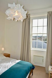 Гостиница Sophisticated and Bright One Bed in Leith в Эдинбурге