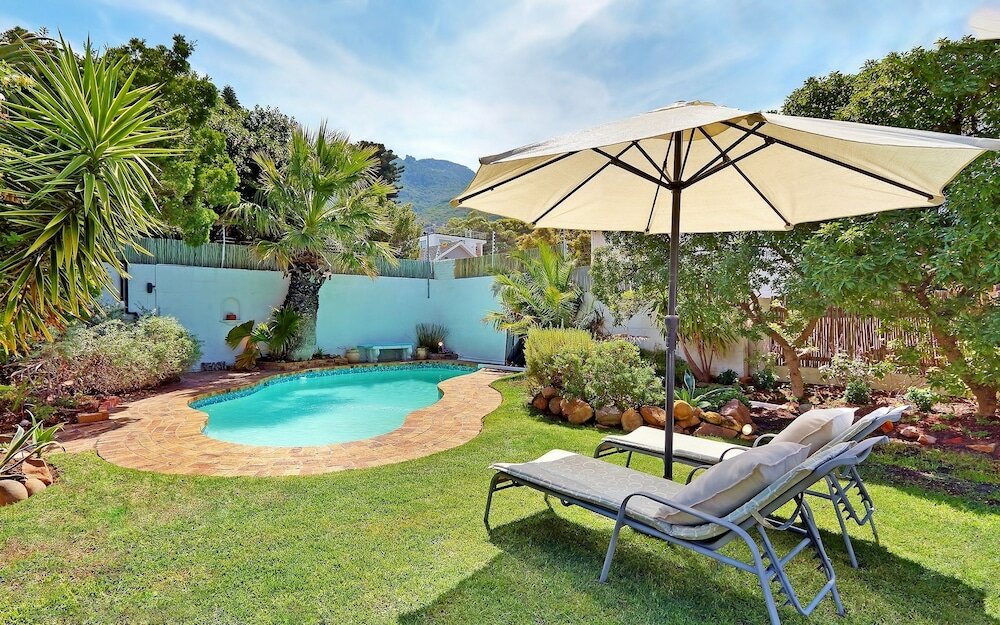 Фото Hout Bay Beach Cottage