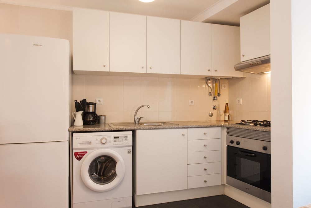 Фото Moniz Studio Apartment - by Lu Holidays