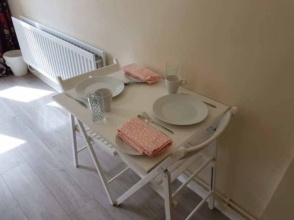 Фото Chamberlain Too