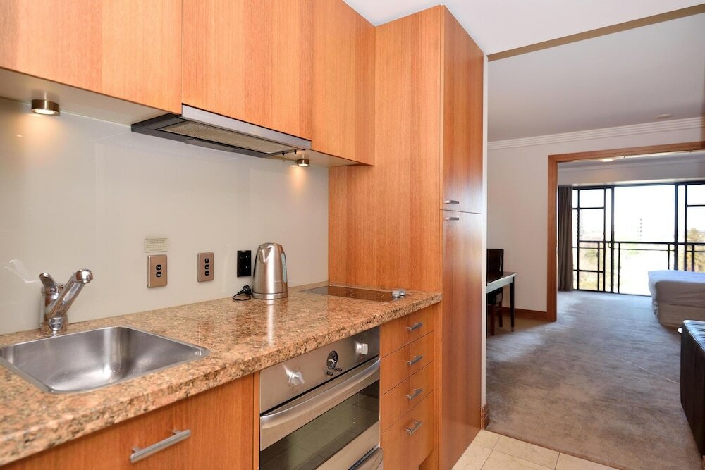 Фото Elegant Apartment With City View