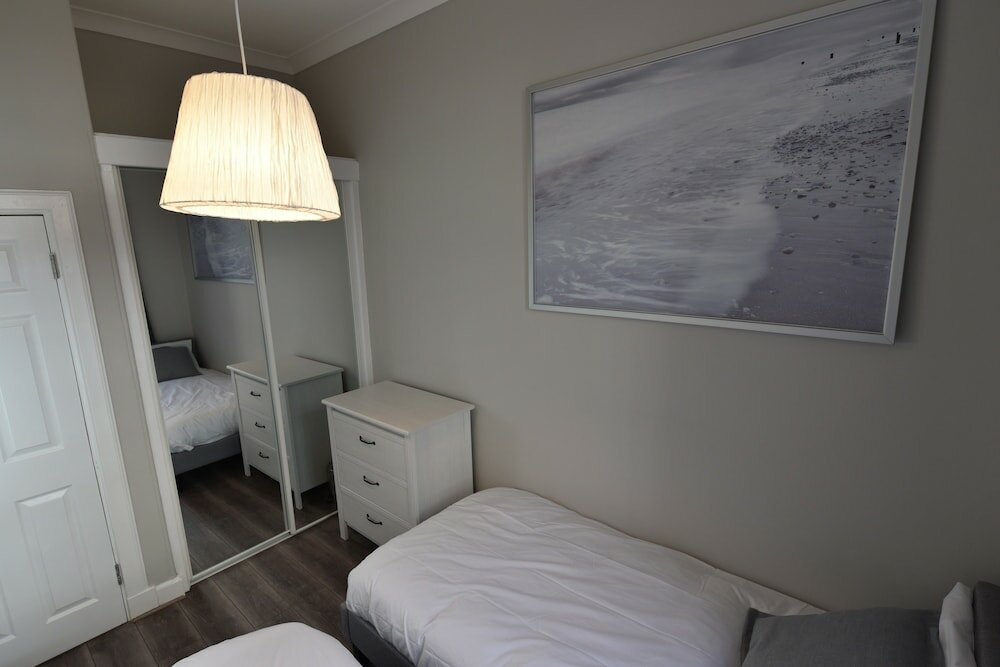 Фото First - Meadowbank House Apartment