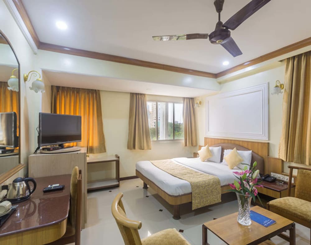 Фото Hotel Parklane