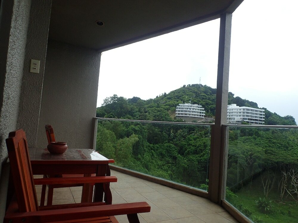 Фото Cliffside View Hotel