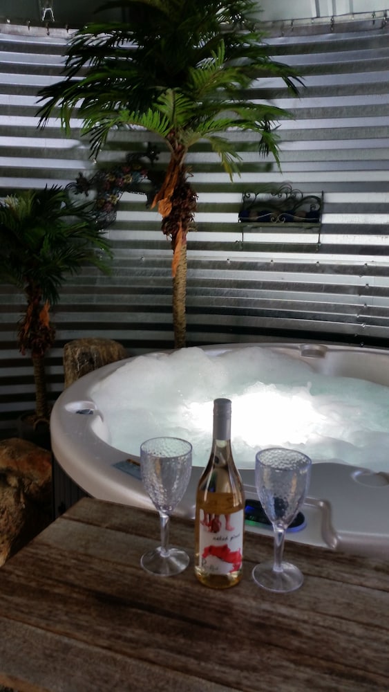 Фото River Rock Estate