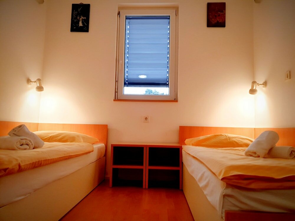 Фото Hotel Galaksija Trebnje