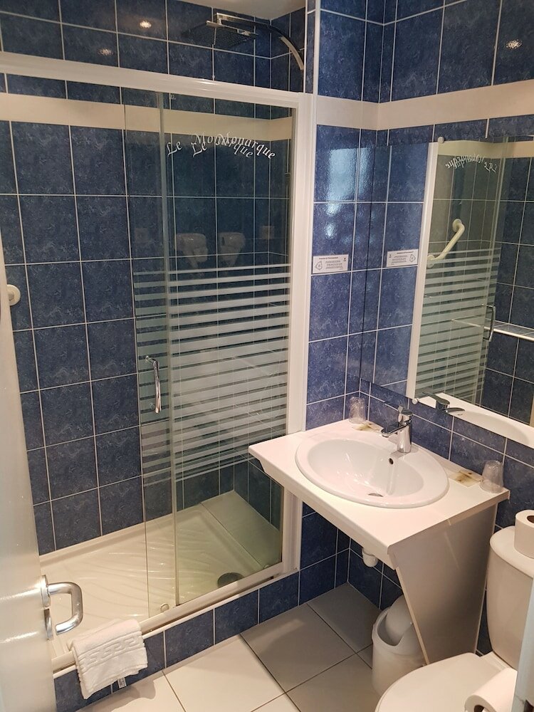 Фото Hôtel-Restaurant Le Monarque