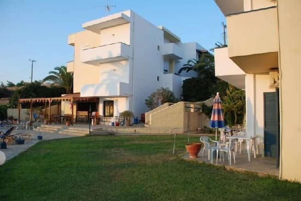 Фото Esperides Apartments