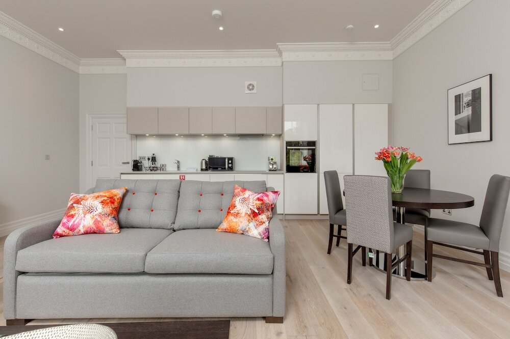 Фото Destiny Scotland Chisholm Hunter Suites