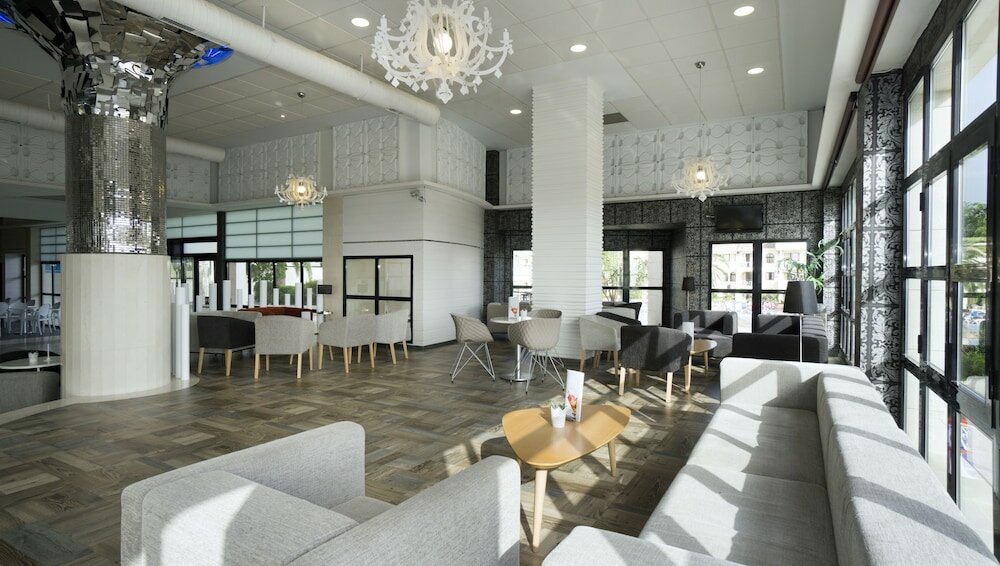 Фото Hotel Puente Real