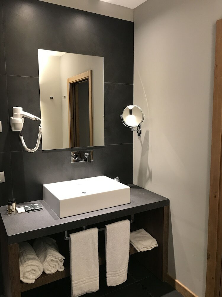 Фото Dolomeet Boutique Hotel