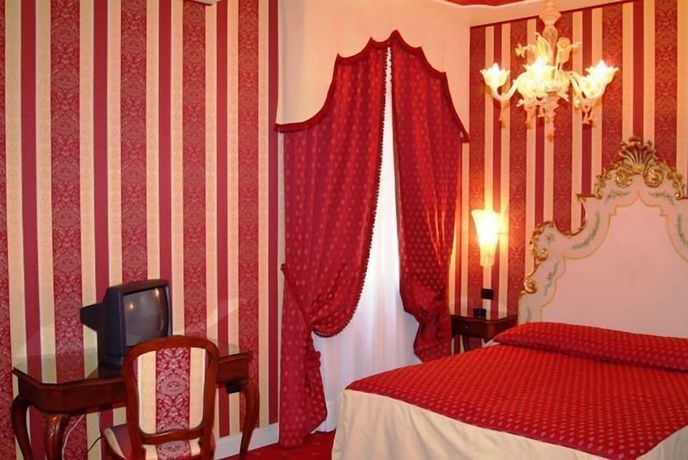 Фото Hotel Belle Epoque