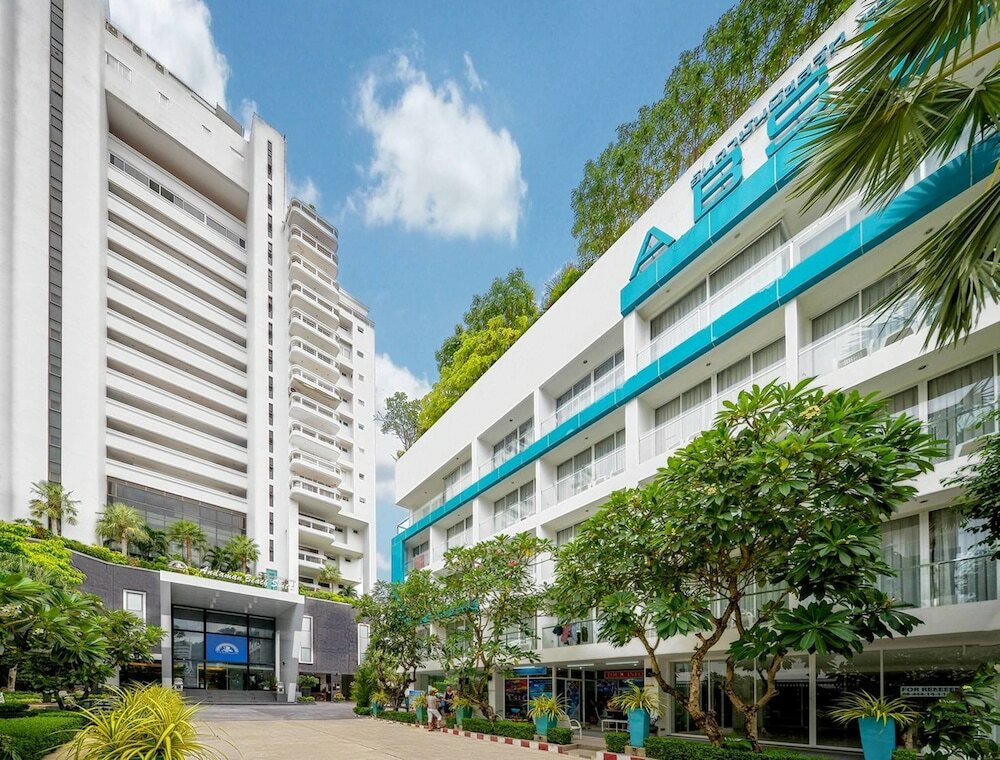 Фото Andaman Beach Suites Hotel