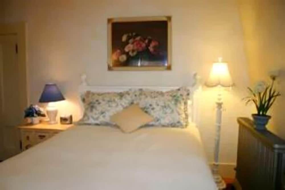 Фото The Silver Fountain Inn