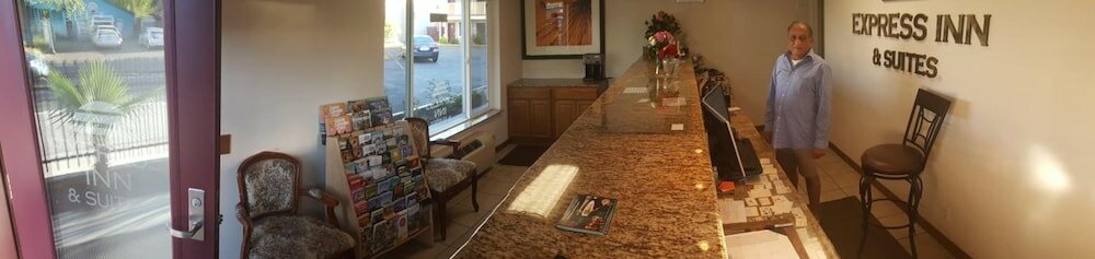 Фото Express Inn & Suites