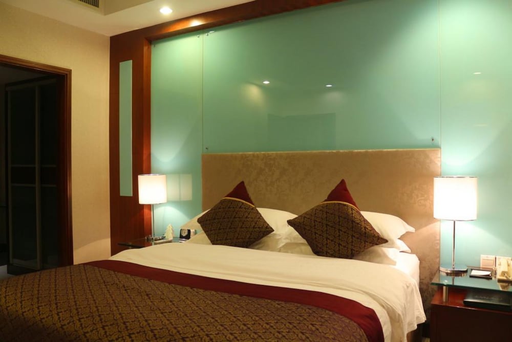 Фото Jinling Jingyuan Plaza