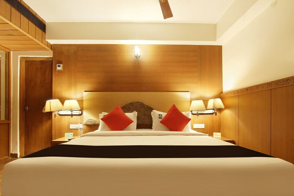 Фото Capital O 61144 Hotel Raj