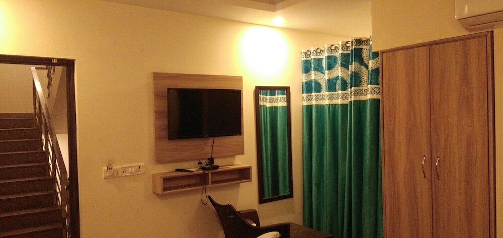 Фото Hotel Aerocity Golden