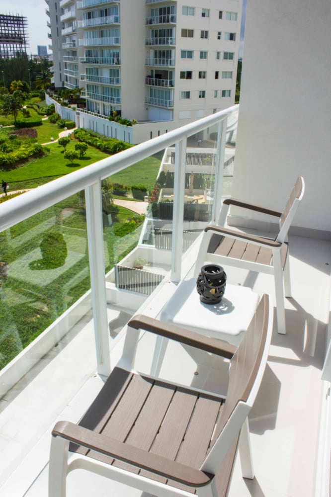 Фото Brisa Beachfront Studio- Amazing Oceanview