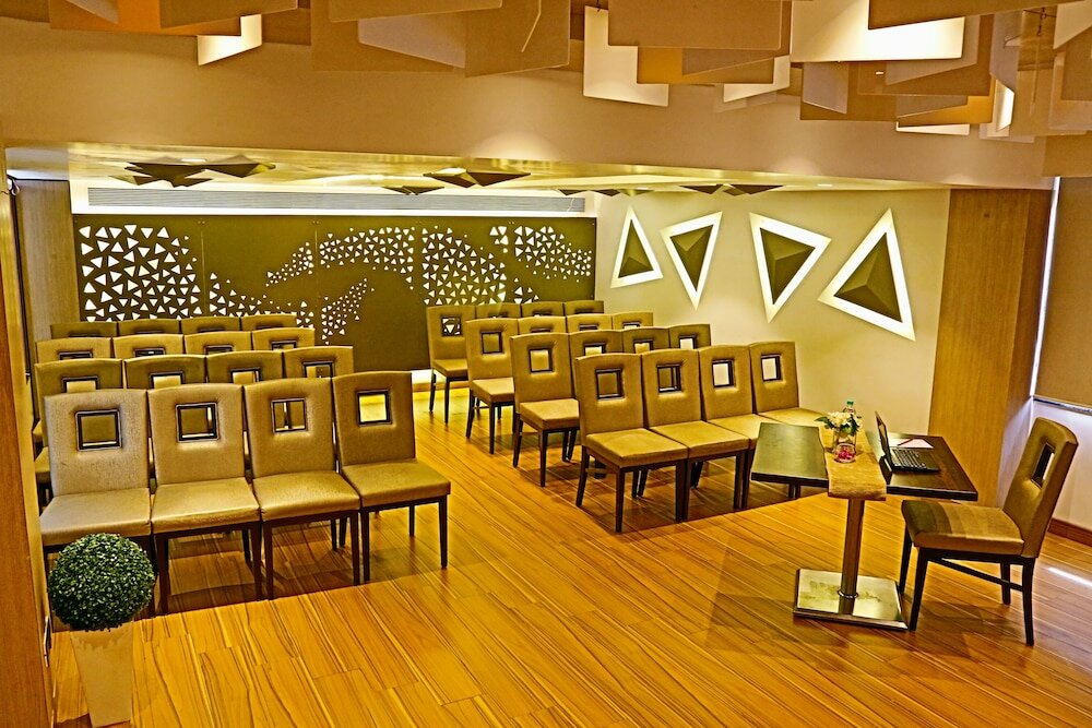 Фото Oriental Residency Hotel