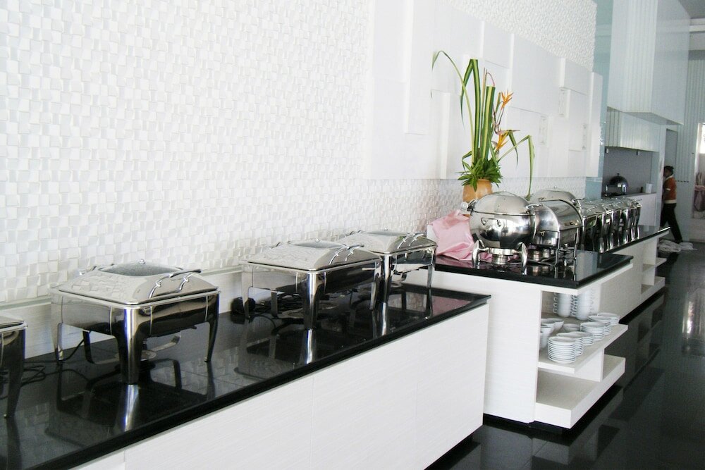 Фото The Cha-am Methavalai Hotel