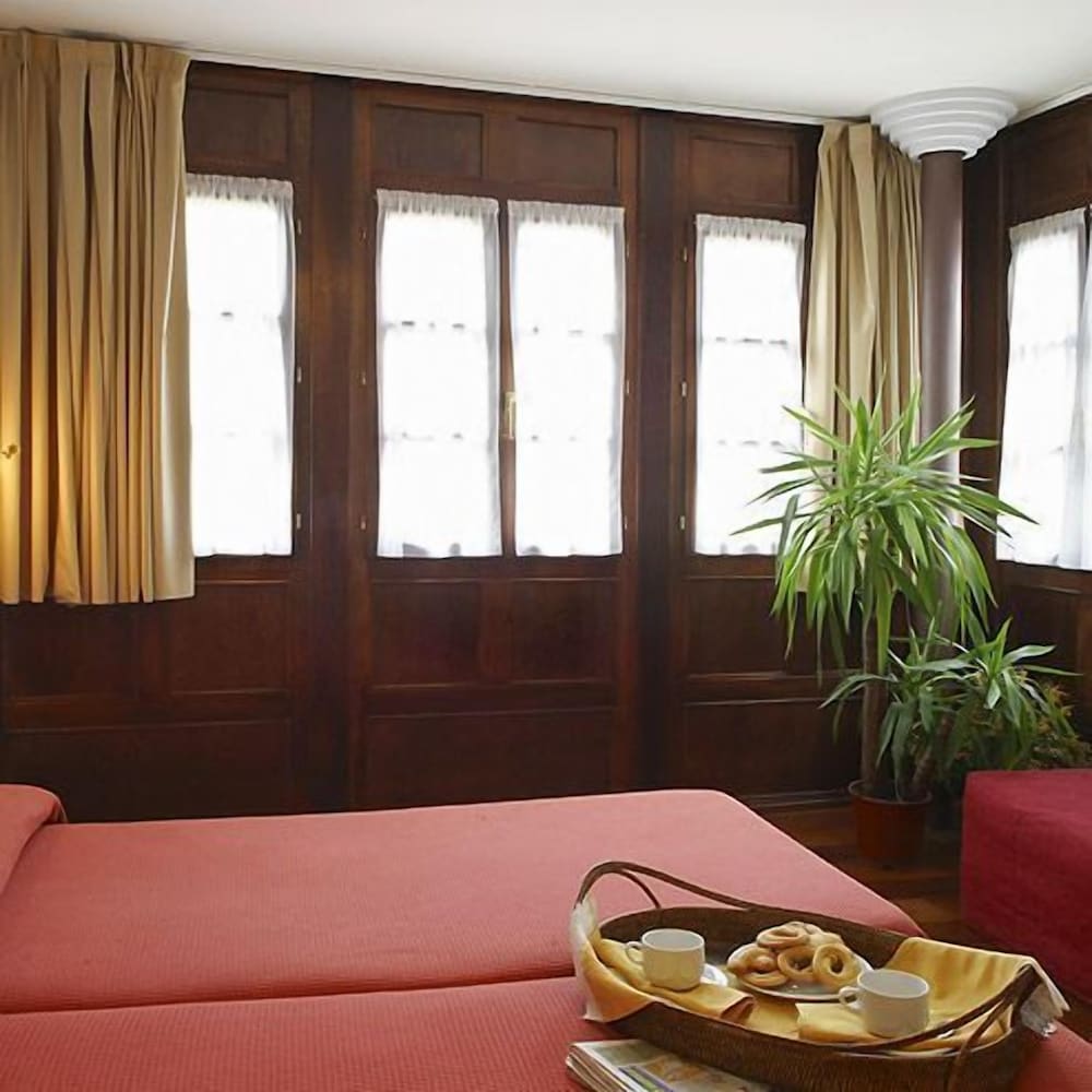 Фото La Plaza II