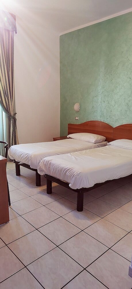 Фото Hotel 22 Marzo Milan