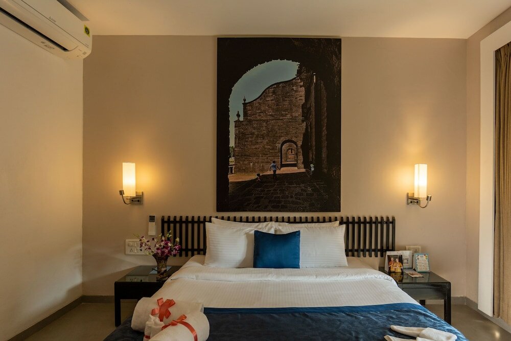 Фото Whispering Palms Beach Resort