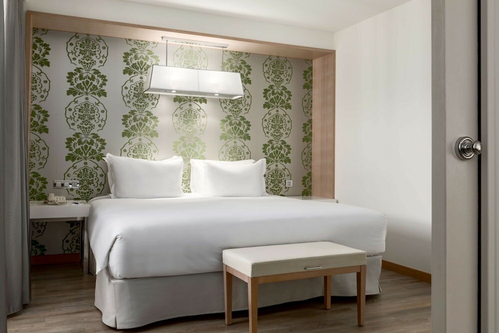 Фото Hotel NH Nice