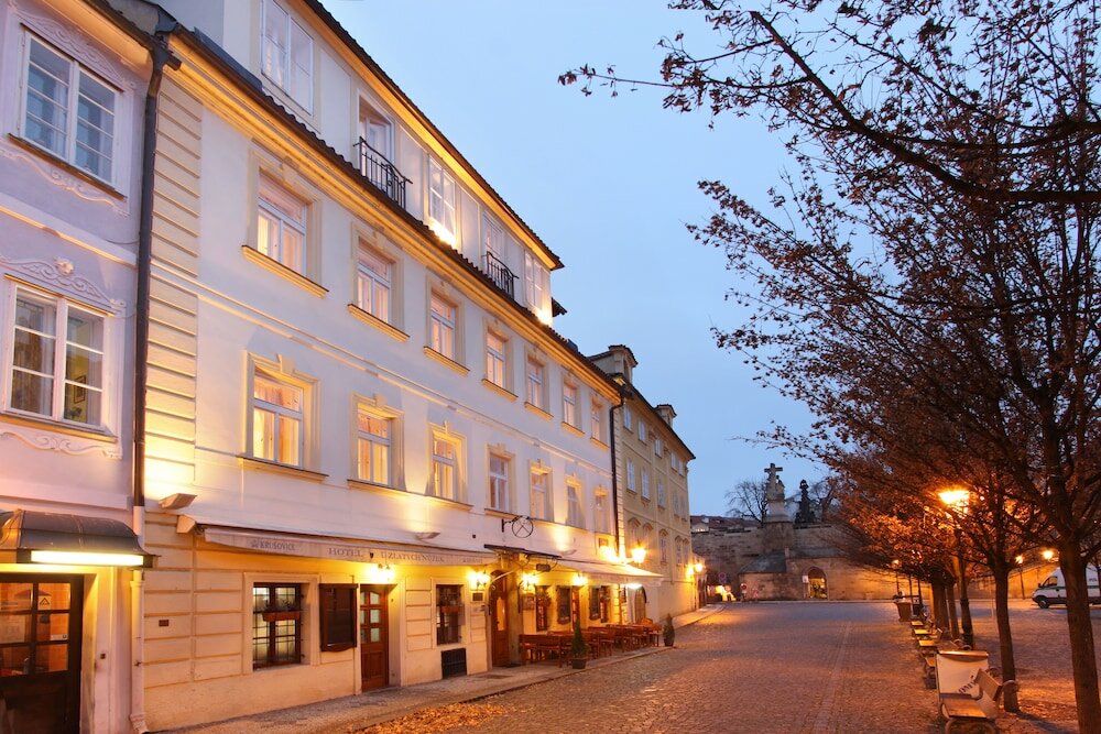 Фото Hotel At the Golden Scissors