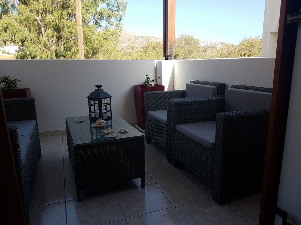 Фото Santorini Family Apartments