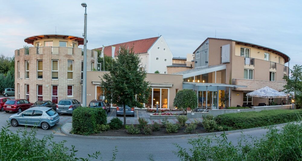 Фото Ce Plaza Hotel