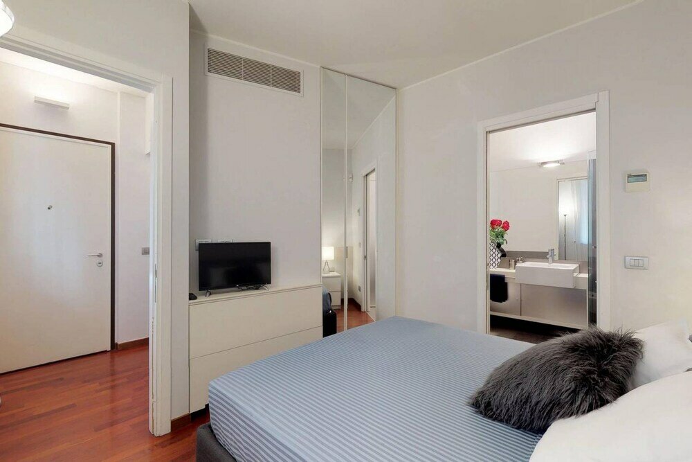 Фото Luxury 3 Bedrooms Near Duomo