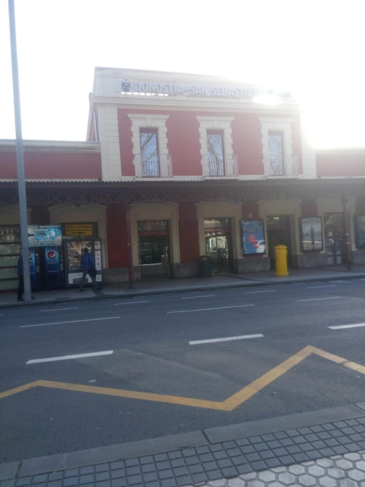 Фото отеля 1