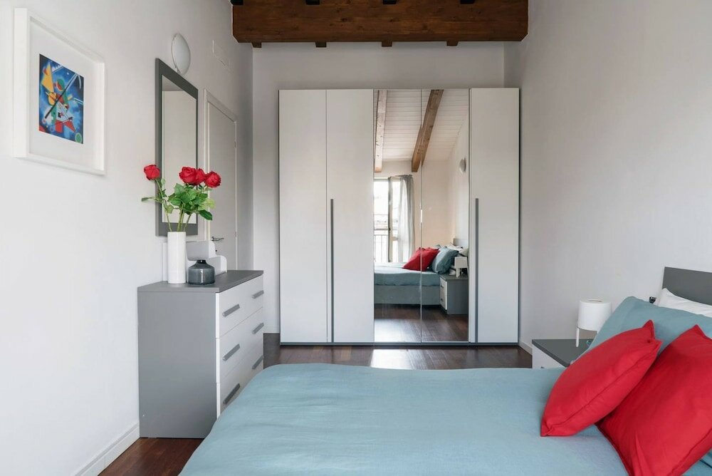 Фото Large apartment in Milan center