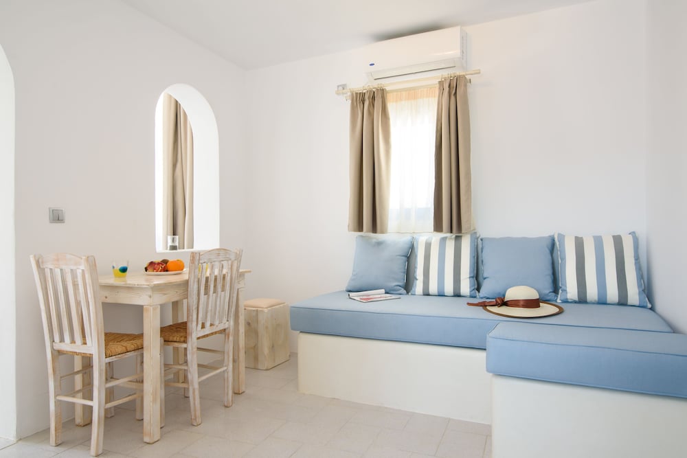 Фото Villa George Santorini