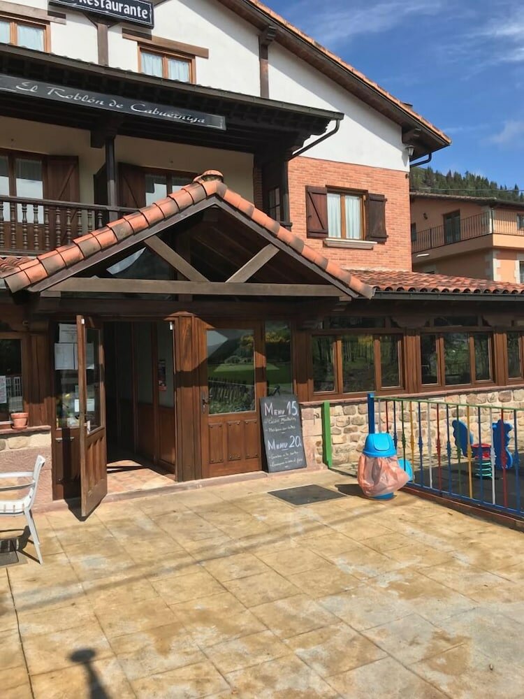 Фото El Roblón De Cabuerniga