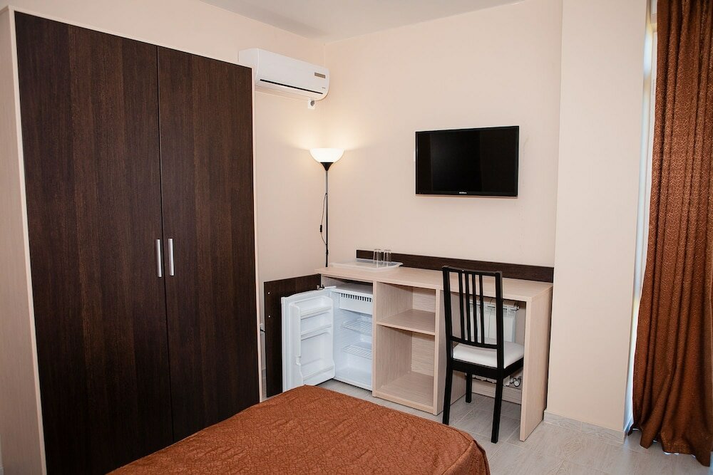 Фото Бусолей