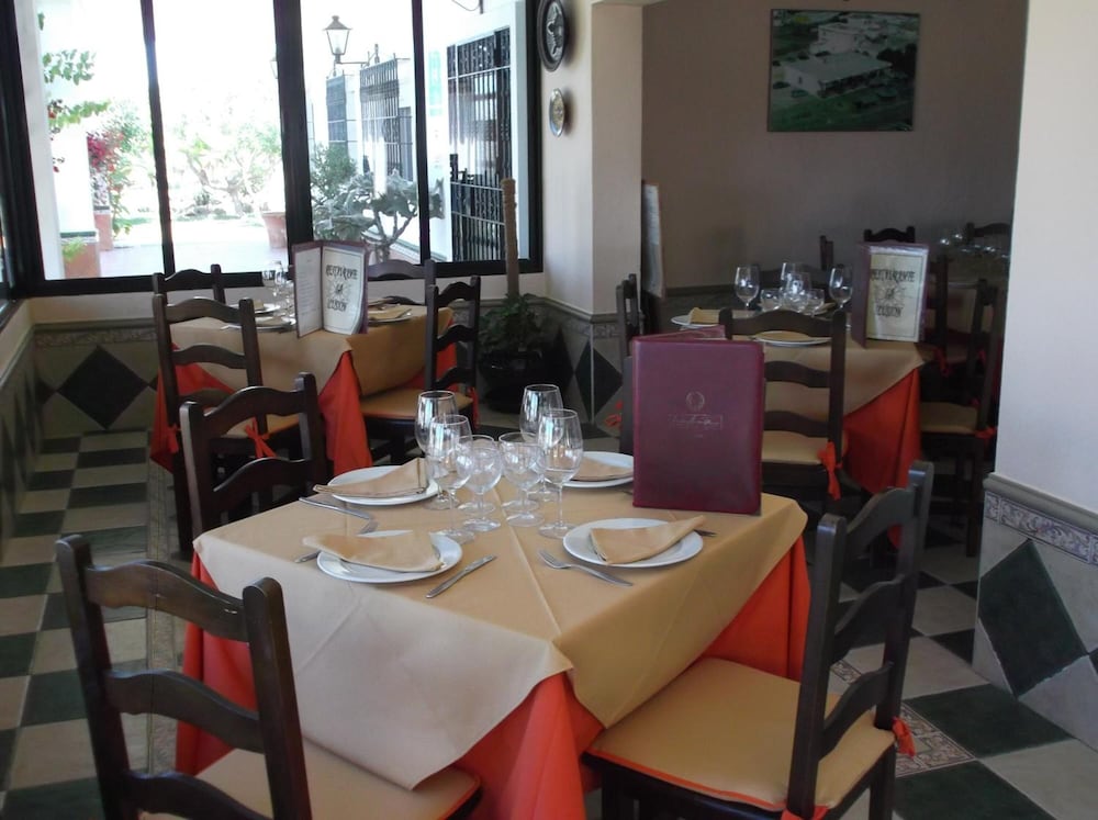 Фото Hostal Restaurante La Ilusión