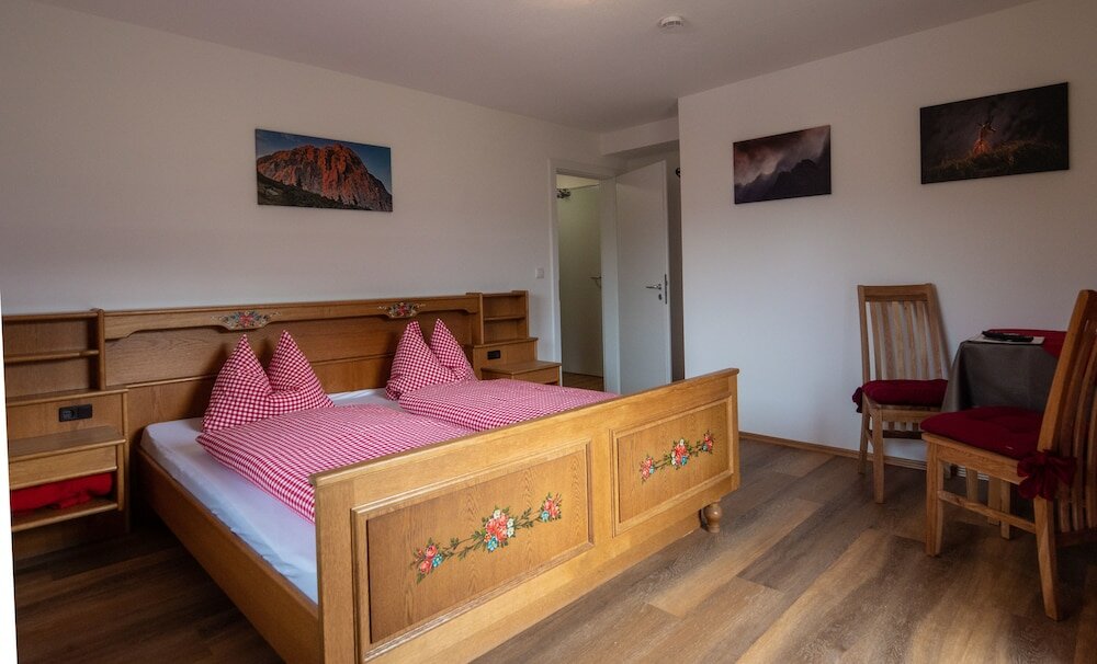 Фото Gaestehaus Bergwald