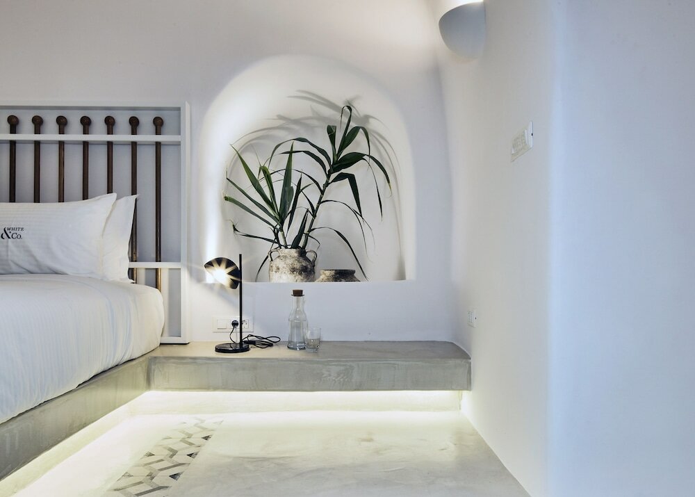 Фото White and Co. La Torre Suites