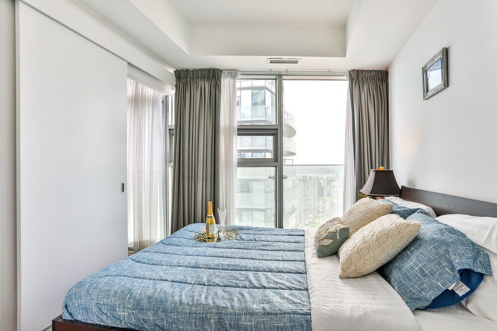 Фото Exquisite 55th Floor 2 Bed 2 Bath Parking