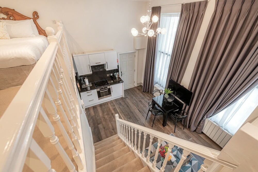 Фото Queensgate Court