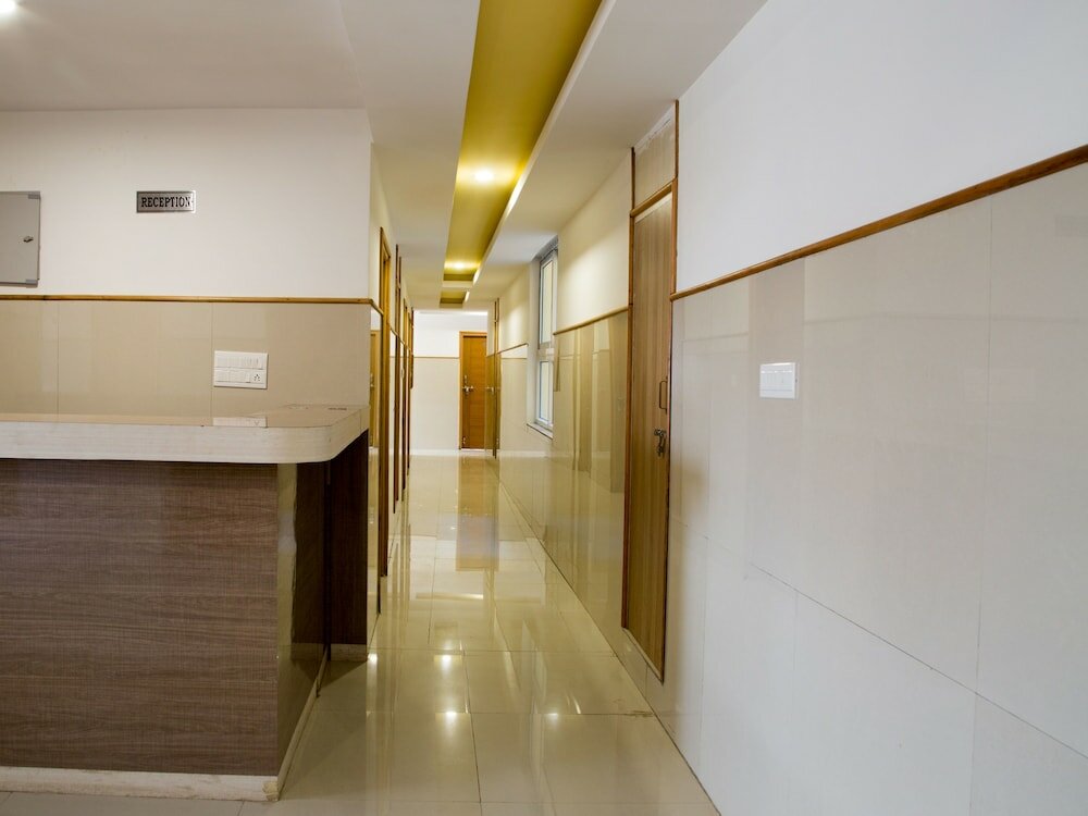 Фото Oyo 9248 Hotel Shrinidhi